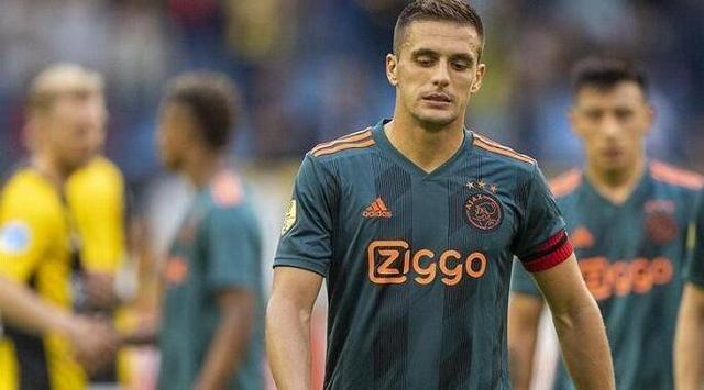 是站在领奖 是站在领奖