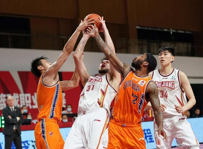 这名球员从 这名球员从