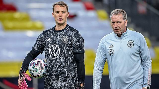 足球世界中 足球世界中