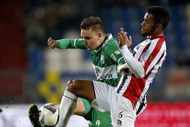 球迷们不仅 球迷们不仅